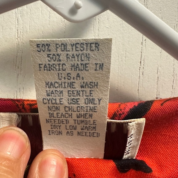 Worthington Dress.Vintage. Size 16 Red, black ,Green. Fitted waist, knee length - Picture 6 of 7